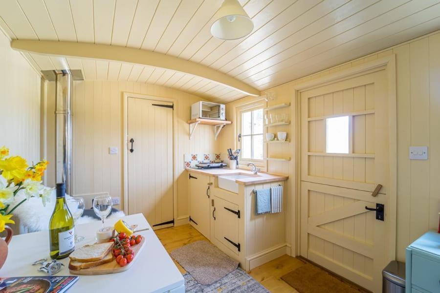 The Baytree Shepherds Hut Villa Stonehouse  Eksteriør bilde